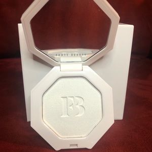 Fenty Beauty Killawatt Foil Freestyle Highlighter